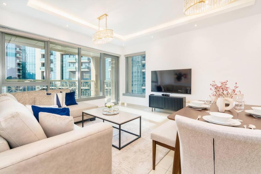 New! Luxury 3Bedroom With Spectacular Burj Views Downtown ดูไบ ภายนอก รูปภาพ