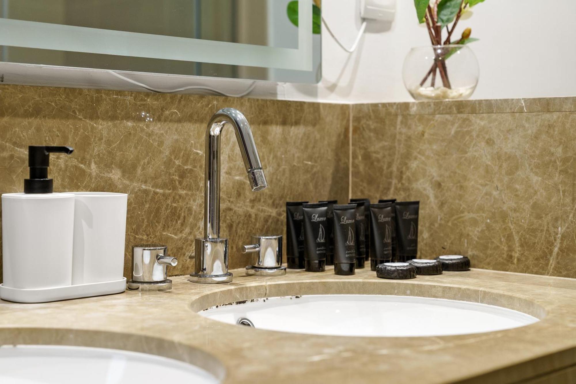 New! Luxury 3Bedroom With Spectacular Burj Views Downtown ดูไบ ภายนอก รูปภาพ